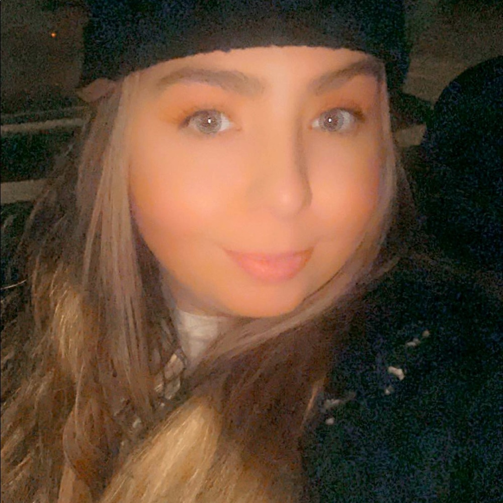 Meet your Posher, Gina